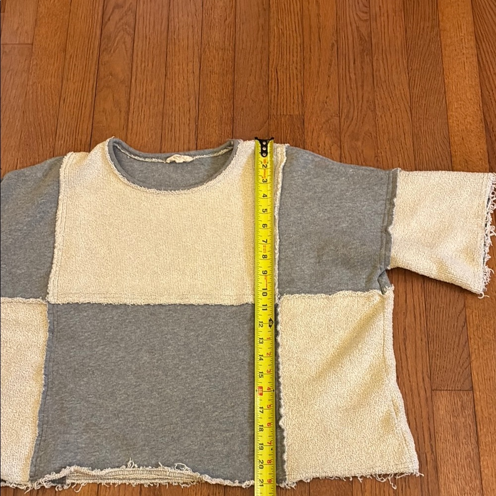 Easel Gray and Cream Boxy 3/4 Sleeve Sweater - Oversized - Picture 10 of 10